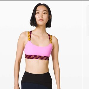 Inner Expanse Bra *lululemon x Roksanda
Candy Pink / Marvel / Honeycomb size 4